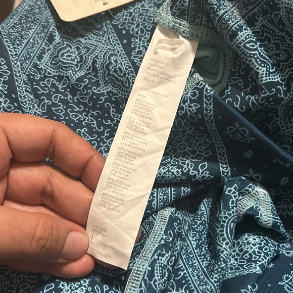 NWT Boost PowerHold® High-Waisted 7/8 Legging size Large Blue Bandana/Tapioca - Picture 5 of 9